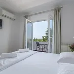 Gloria 3*