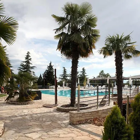 Gloria Hotel 3*